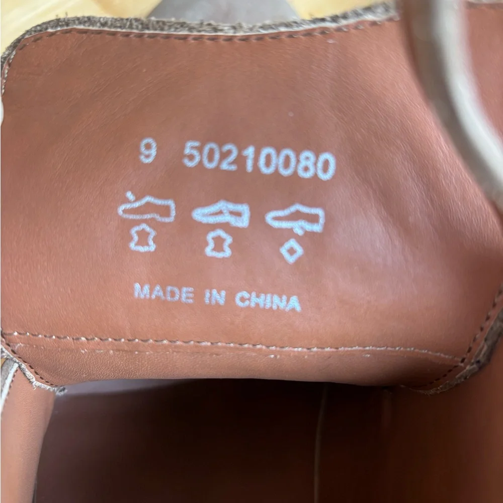 Hugo Boss Brown Chukka Boots with Distinctive White Sole Size 9